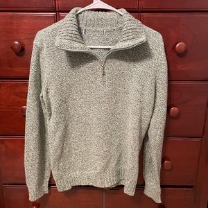 Green quarter zip sweater/sweatshirt